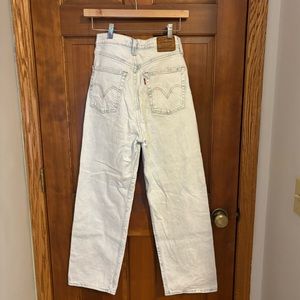 Levi Ribcage Straight Highrise Lightwash Jeans